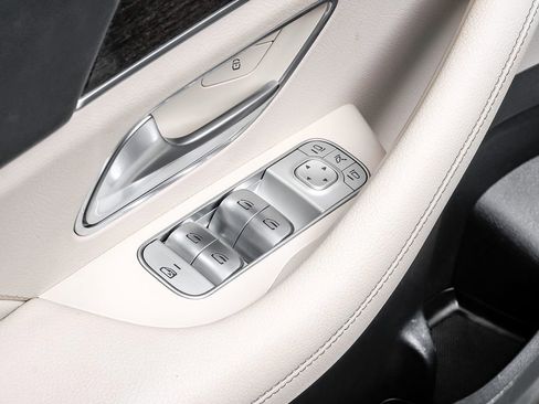 Used 2021 Mercedes-Benz GLE 450 4MATIC w/ AMG Line Exterior image 37