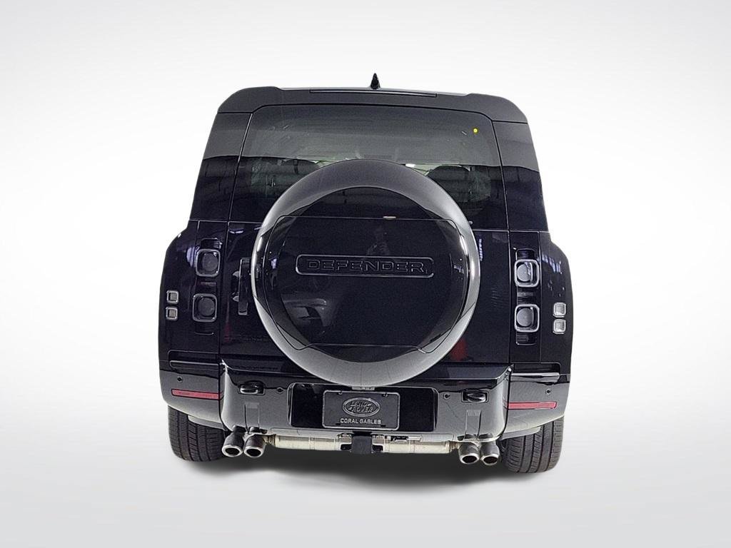 Used 2025 Land Rover Defender 130 V8 AWD/4WD image 4