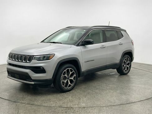 Used 2025 Jeep Compass Limited AWD/4WD image 2