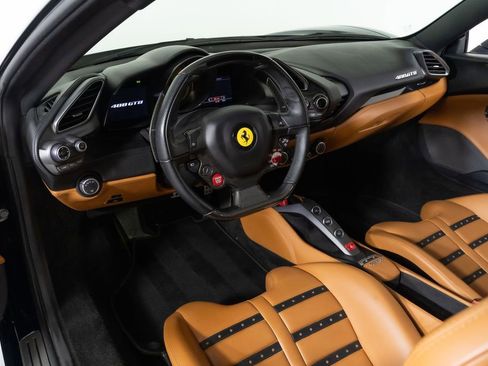 Used 2017 Ferrari 488 GTB RWD image 4