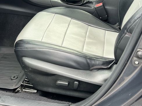 Used 2022 Subaru Crosstrek 2.0i Premium w/ Moonroof Package image 28