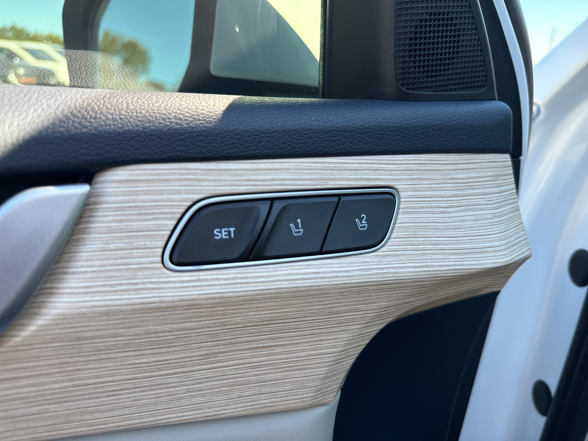 Used 2024 Hyundai Palisade Limited FWD image 23