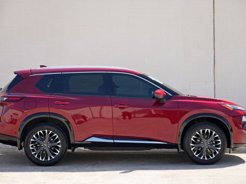 Used 2024 Nissan Rogue Platinum FWD image 49