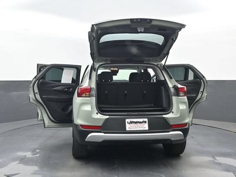 Used 2025 Chevrolet TrailBlazer LT FWD image 35