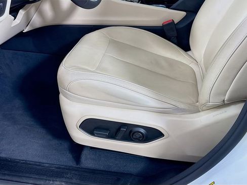 Used 2023 Jeep Grand Cherokee Limited image 19