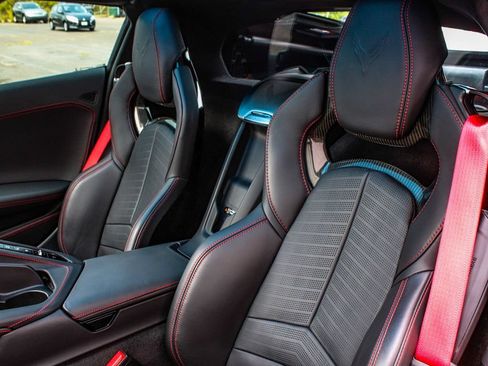 Used 2022 Chevrolet Corvette Stingray Premium Cpe w/ Z51 Performance Package RWD image 33