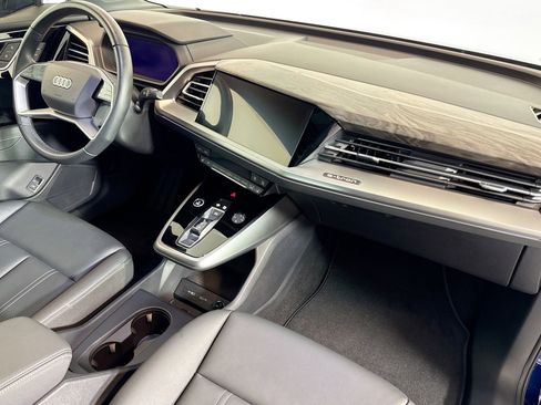 Used 2024 Audi Q4 e-tron Premium w/ Convenience Package image 27