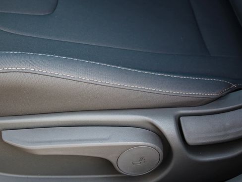 New 2025 Hyundai Elantra Sport image 18