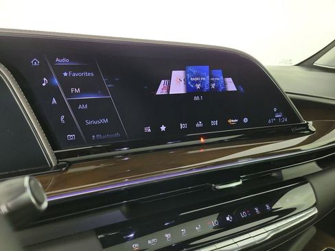Certified 2023 Cadillac Escalade ESV Premium Luxury Platinum AWD/4WD image 27