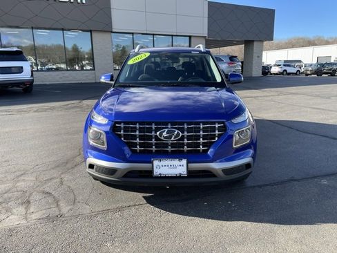 Used 2023 Hyundai Venue SEL image 2