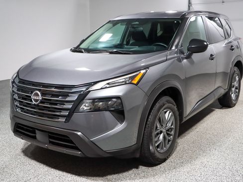Used 2024 Nissan Rogue S FWD image 30