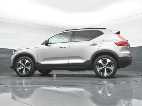 Used 2024 Volvo XC40 B5 Plus w/ Protection Package Premier image 39