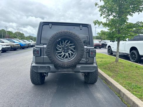 Used 2024 Jeep Wrangler Unlimited Sport AWD/4WD image 5