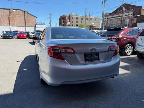 Used 2012 Toyota Camry LE image 4