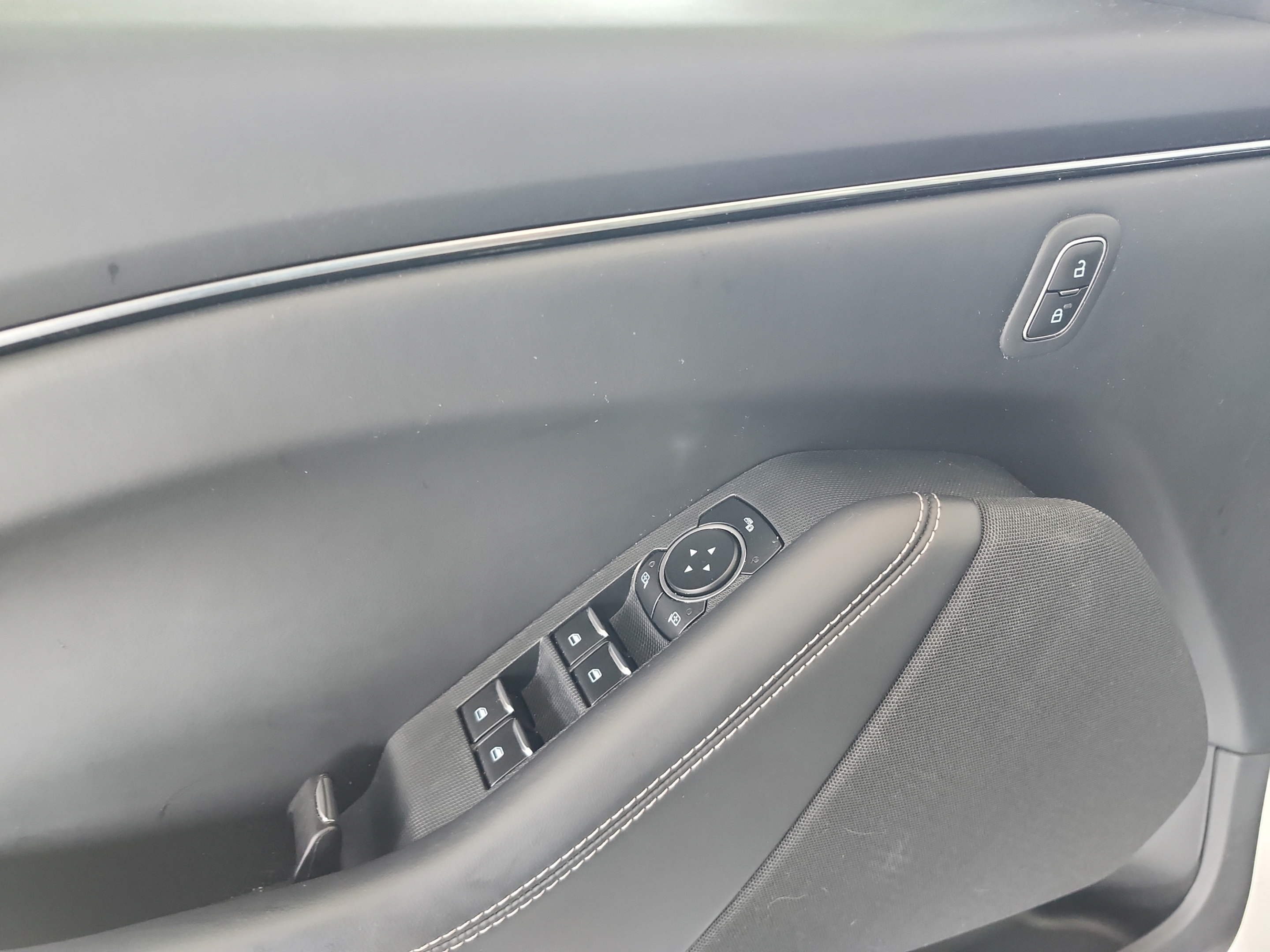 Used 2025 Ford Mustang Mach-E Select RWD image 15