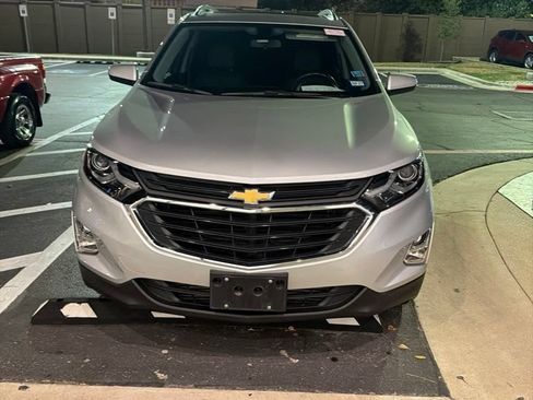 Used 2018 Chevrolet Equinox LT FWD image 2