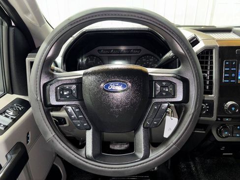 Used 2017 Ford F250 XL w/ Power Equipment Group AWD/4WD image 18