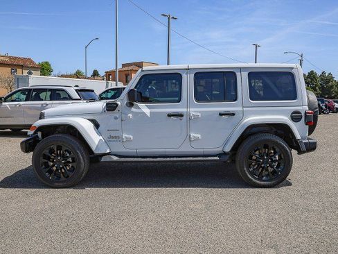 Used 2023 Jeep Wrangler Sahara AWD/4WD image 7