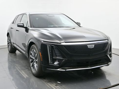 New 2026 Cadillac Lyriq Sport AWD/4WD image 8