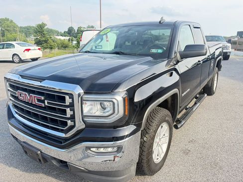 Used 2017 GMC Sierra 1500 SLE w/ SLE Value Package AWD/4WD image 18