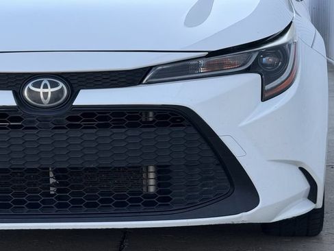 Used 2020 Toyota Corolla LE FWD image 9