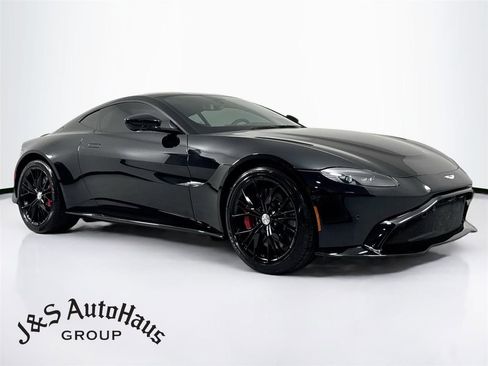 Used 2021 Aston Martin V8 Vantage Coupe RWD image 1