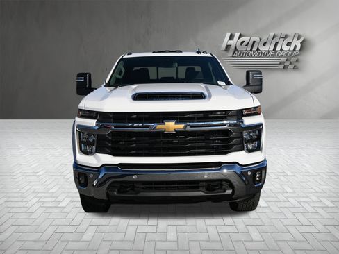 Used 2026 Chevrolet Silverado 2500 LT w/ Safety Package AWD/4WD image 5