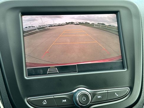 Used 2023 Chevrolet Equinox RS FWD image 17