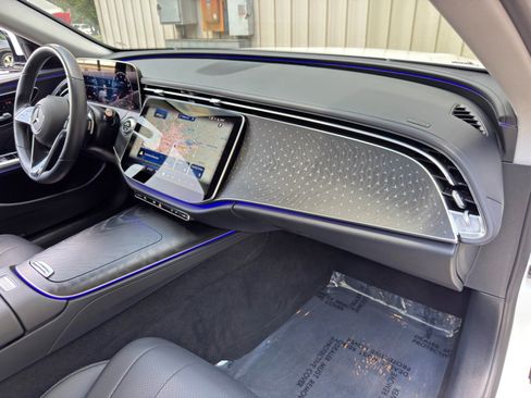Used 2025 Mercedes-Benz E 350 Sedan w/ Winter Package image 15