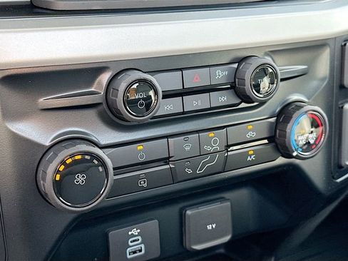 New 2025 Ford F550 4x4 Regular Cab Super Duty image 9