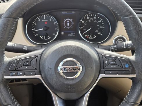 Used 2019 Nissan Rogue SL image 25