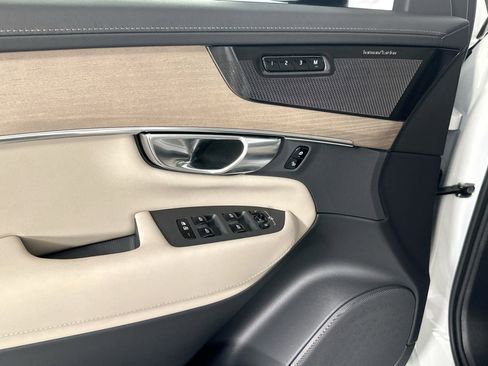 New 2026 Volvo XC90 B6 Ultra w/ Protection Package AWD/4WD image 17