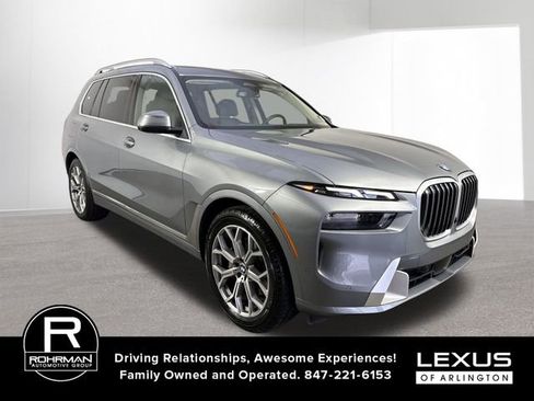 Used 2025 BMW X7 xDrive40i w/ Premium Package AWD/4WD image 3