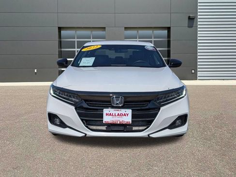 Used 2022 Honda Accord Sport image 2