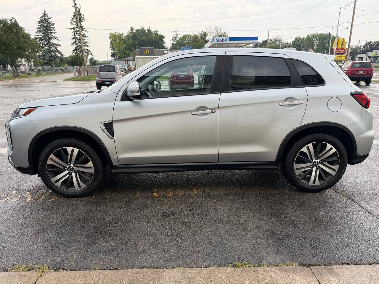 Used 2020 Mitsubishi Outlander Sport Black Edition AWD/4WD image 6