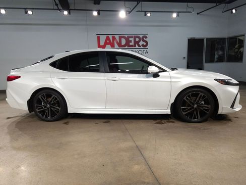 Used 2025 Toyota Camry XSE image 8