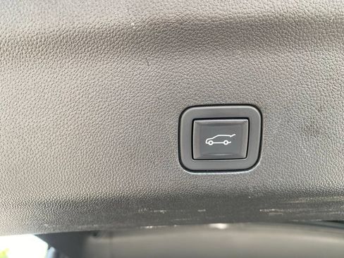 Used 2022 Chevrolet Tahoe High Country w/ LPO, Illumination Package AWD/4WD image 35