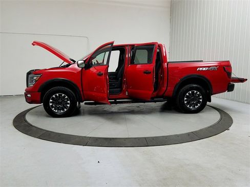 Used 2024 Nissan Titan PRO-4X w/ Off Road Protection Package image 12