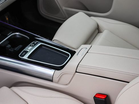 Certified 2025 Mercedes-Benz GLA 250 image 21