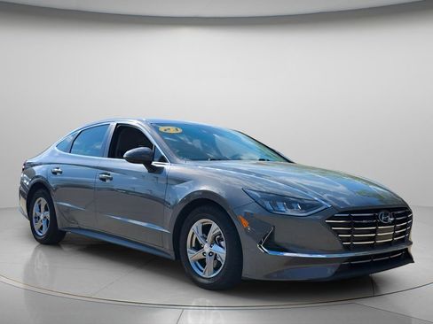 Used 2023 Hyundai Sonata SE w/ Cargo Package image 8