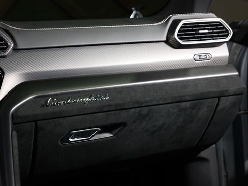 Used 2023 Lamborghini Urus Performante image 22