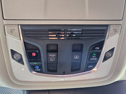 Used 2019 Acura RDX AWD image 25