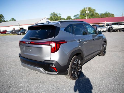 Used 2025 Kia Seltos SX w/ SX Sunroof Package image 3