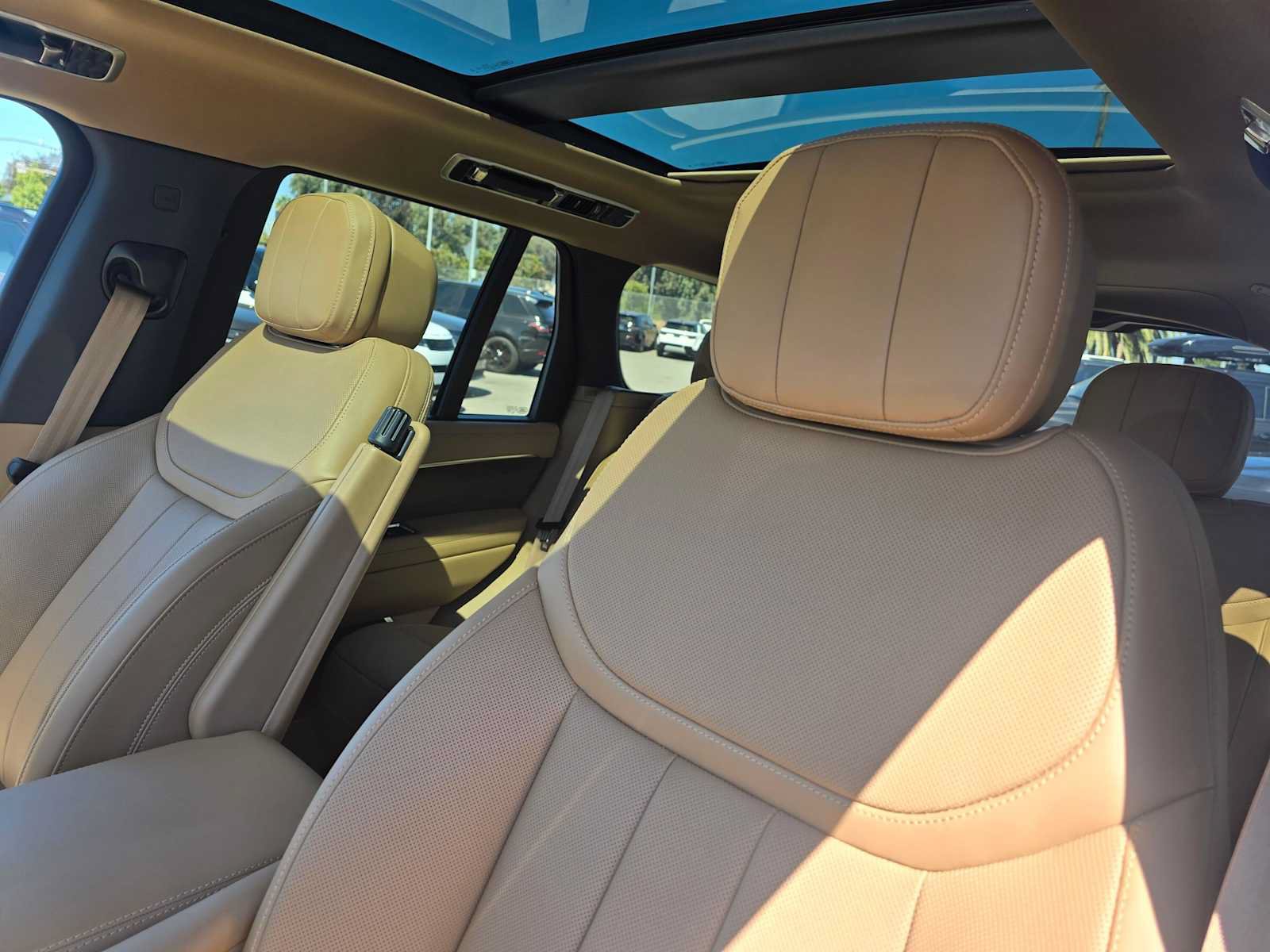 New 2026 Land Rover Range Rover SE AWD/4WD image 24