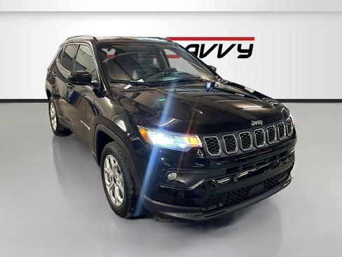Used 2025 Jeep Compass Latitude AWD/4WD image 1