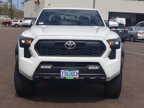 Used 2024 Toyota Tacoma TRD Off-Road w/ TRD Off Road Premium Package image 10