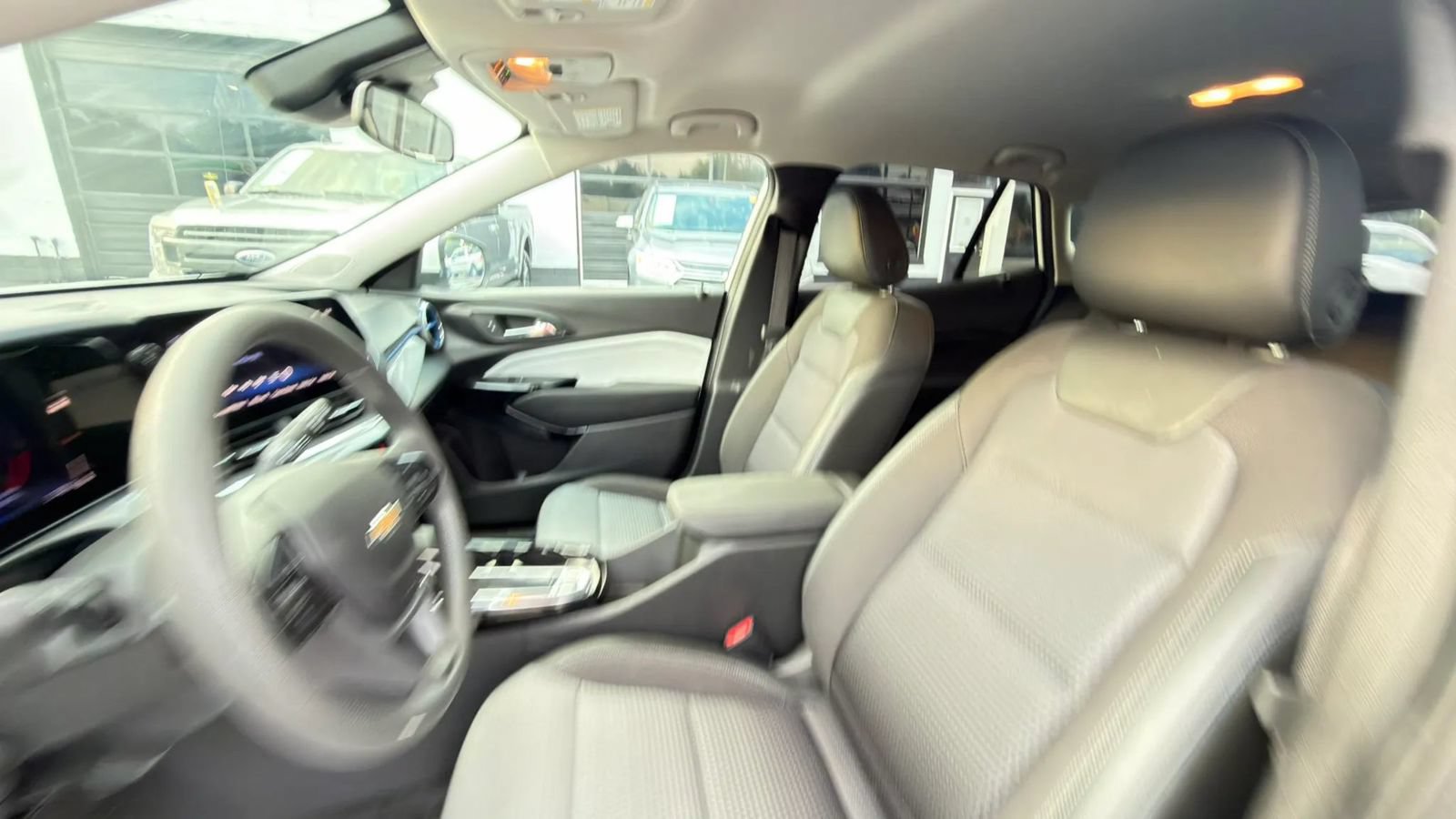 Used 2025 Chevrolet Trax LT FWD image 14
