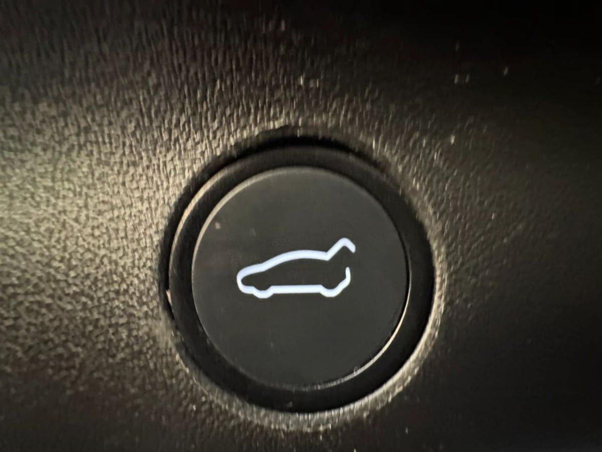 Used 2023 Tesla Model Y Long Range AWD/4WD image 41