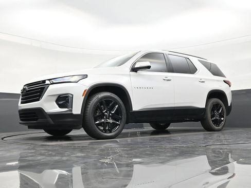 Used 2022 Chevrolet Traverse LT FWD image 20