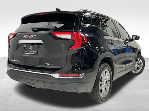 Used 2024 GMC Terrain SLT image 12